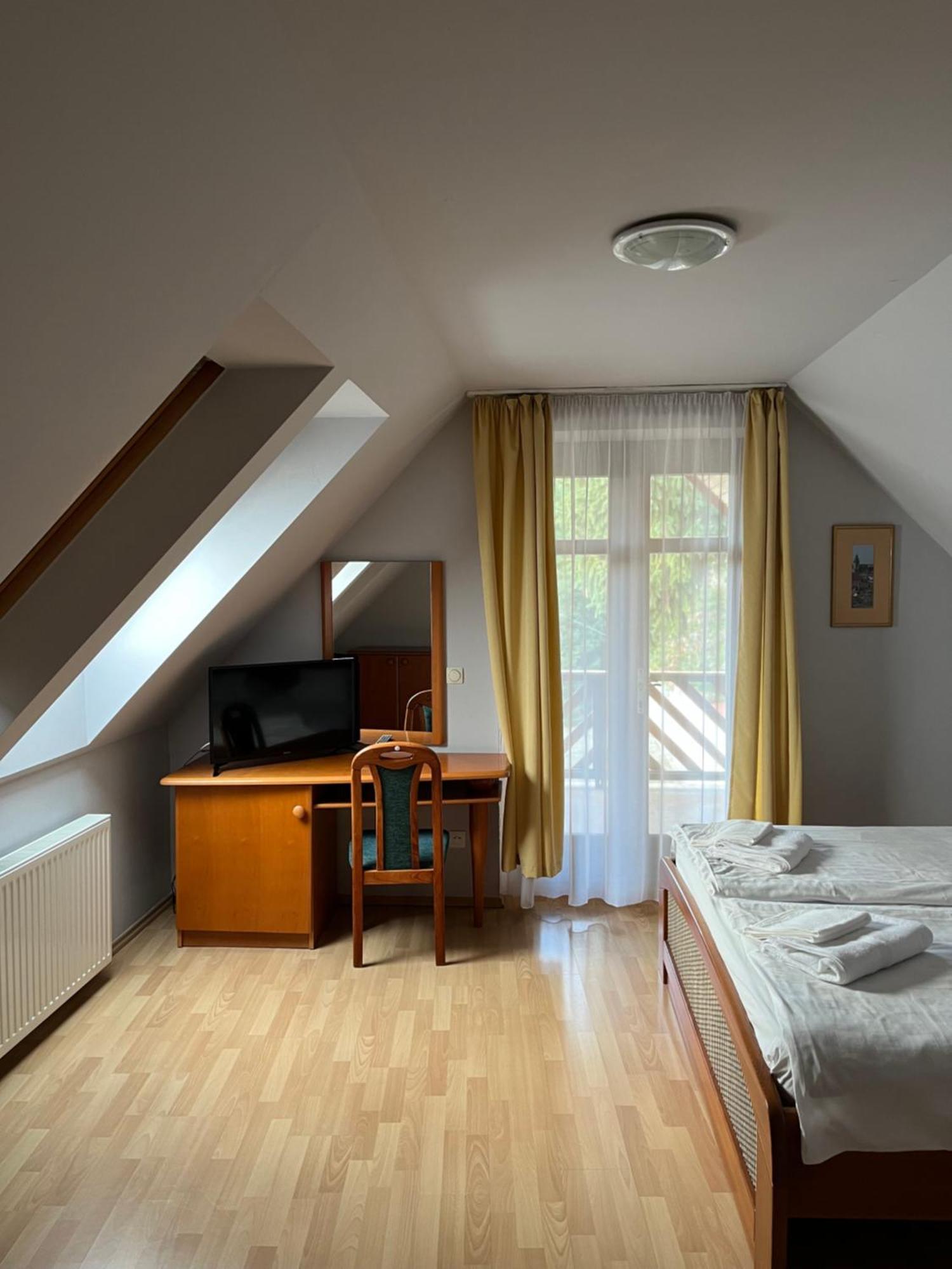 Aranykert Vendégház Eger Esterno foto