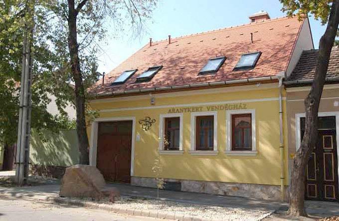 Aranykert Vendégház Eger Esterno foto